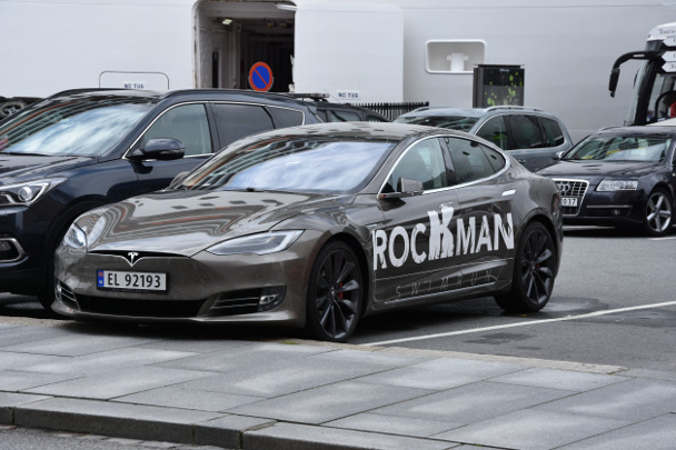 Rockman Swimruzs sponsor Tesla Motors had their car picked up outside the hotel. Rockman Swimruzs sponsor Tesla Motors had their car picked up outside the hotel.