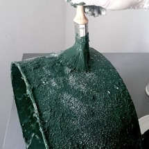 Tryck ner saltet ordentligt. Ytan blir sträv och grovkorning som ett extra grovt sandpapper. Tryck ner saltet ordentligt. Ytan blir sträv och grovkorning som ett extra grovt sandpapper.