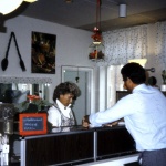 BALTIC CLUB GYM RESTAURANGEN 1987-Göran Persson blir serverad av .....,privat dia 5