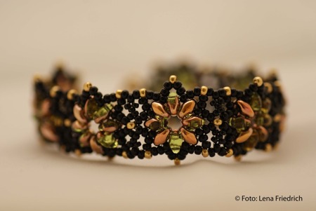 Armband med superduo och seedbeads efter en tutorial av Gianna Zimmerman (Beading4Perfectionists)