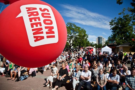 Yleisöä SuomiAreenassa. Kuva: SuomiAreena. Yleisöä SuomiAreenassa. Kuva: SuomiAreena.