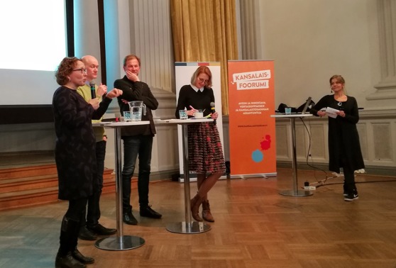 Seminaariin osallistui Anu Koivunen, Janne Holmén, Stefan Eklund, Isabella Holm. Seminaarin juontajana toimi Jeanette Björkqvist. Kuva: Michaela von Kügelgen / Addeto. Seminaariin osallistui Anu Koivunen, Janne Holmén, Stefan Eklund, Isabella Holm. Seminaarin juontajana toimi Jeanette Björkqvist. Kuva: Michaela von Kügelgen / Addeto.