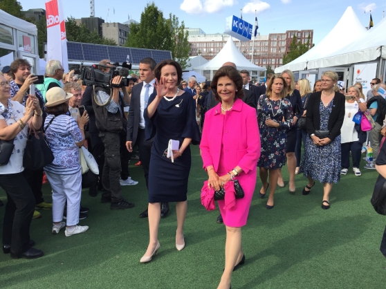 Rouva Jenni Haukio ja kuningatar Silvia Stockholm/Suomi-tapahtumassa elokuussa. Kuva: Suomi100. Rouva Jenni Haukio ja kuningatar Silvia Stockholm/Suomi-tapahtumassa elokuussa. Kuva: Suomi100.