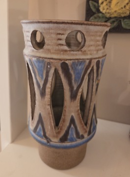 Dansk ljuslykta. Höjd 19 cm, diam. 10 cm. Märkt Danmark. 70 SEK