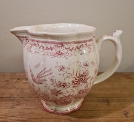 Kanna Gefle "Fenix". Höjd 14,5 cm. Lite gulnad i porslinet (särskilt längs foten), annars gott skick. Inga nagg eller sprickor. 85 SEK