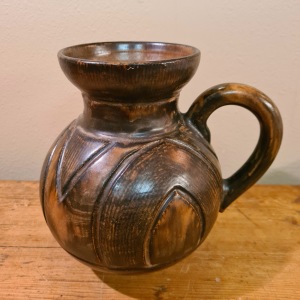 Stor brun hänkelvas I. Yourstone. Höjd ca 17,5 cm. Fint skick. 85 SEK