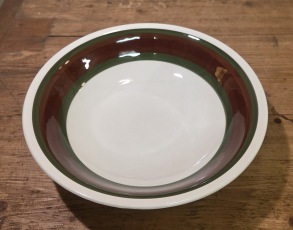 Djup  tallrik Gefle "Olli" (6). Diam. 19,5 cm, djup 4,5 cm. Fint skick. 50 SEK/st