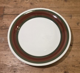 Stor assiett Gefle "Olli" (5). Diam. 21,5 cm. Fint skick. 40 SEK/st