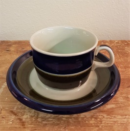 Kaffekopp med fat Rörstrand "Elisabeth". Diam. fat 14,5 cm. Diam. kopp 8 cm, höjd kopp 5,5 cm. Fint skick. 60 SEK