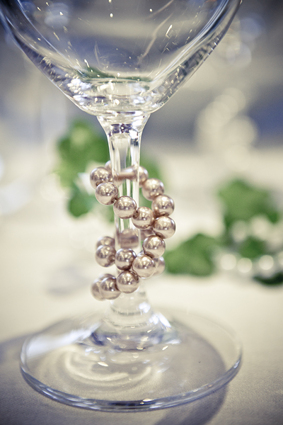 dekorera glas med pärlor