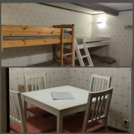 Room 8, Skallebo. A family room for up to 5 people. It includes 2 bunk beds, table and chairs and a sink.