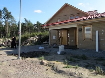 Utgångsläge med nyligen uppfört bostadshus Utgångsläge med nyligen uppfört bostadshus