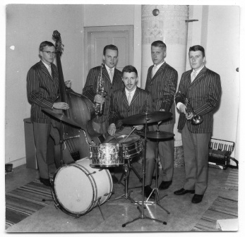 Wåge Finér Quintet i replokalen i Nässjö. Wåge Finér Quintet i replokalen i Nässjö.