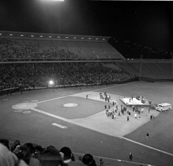 Beatles på Candlestick Stadium i San Francisco, augusti 1966. Beatles på Candlestick Stadium i San Francisco, augusti 1966.