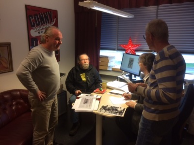 Janne Ekelund på besök på Folkrörelsearkivet, tillsammans med Olle Naumann och Thomas Starck. Vi pratade rockhistoria och Rigoletto. Foto: Anna Sundin. Janne Ekelund på besök på Folkrörelsearkivet, tillsammans med Olle Naumann och Thomas Starck. Vi pratade rockhistoria och Rigoletto. Foto: Anna Sundin.