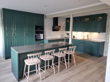 Kök med ombyggnadshurtsar