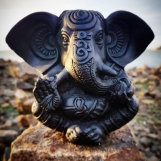 Svart Ganesh staty