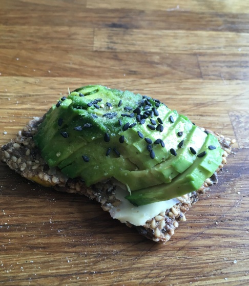 Fröknäcke med avokado Fröknäcke med avokado