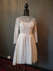 Kort vintage bröllopsklänning