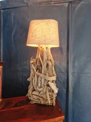 Drivvedslampa med linneskärm