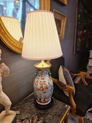 Stor kinesisk bordslampa