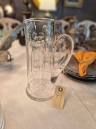 Stor slipad glaskanna