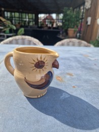 Lilleröd keramik ugglekanna