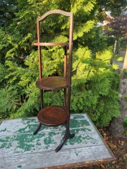 Engelsk cakestand i Mahogny