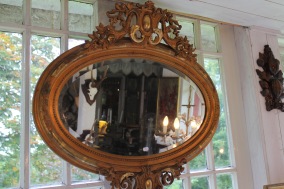Oval facettslipad spegel