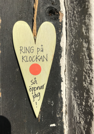 Vi har öppet under de tider som står här intill - men om du vill komma en annan tid, så hör av dig på 0707 83 63 60 . Det kan tex vara en morgontid, för dig som tillhör en riskgrupp, eller av någon annan anledning vill komma en tid som passar just dig. Det ordnar vi tillsammans . Vi har öppet under de tider som står här intill - men om du vill komma en annan tid, så hör av dig på 0707 83 63 60 . Det kan tex vara en morgontid, för dig som tillhör en riskgrupp, eller av någon annan anledning vill komma en tid som passar just dig. Det ordnar vi tillsammans .