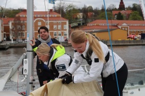 Segelsättning inför kvällens Klubbsegling Segelsättning inför kvällens Klubbsegling
