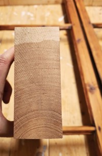 Färdigt fönsterämne med stående årsringar och hög kärnandel. Färdigt fönsterämne med stående årsringar och hög kärnandel.
