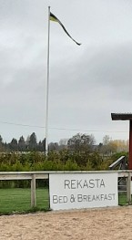 Denna gång är vi på trevliga Rekasta gård i Enköping.
