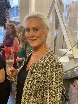 Ann Fågelberg driver FB-gruppen Champagne sedan många år tillbaka. Såklart vill hon testa vår Östermalm Champagne Grand Cru.