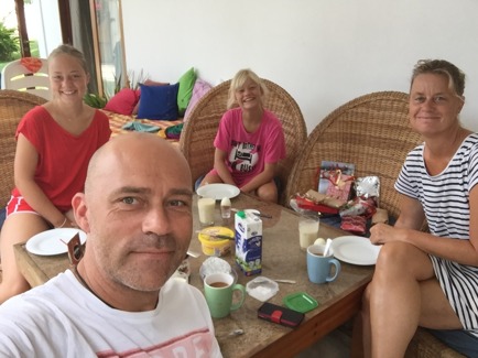 Julfrukost i värmen i Babelena house! Julfrukost i värmen i Babelena house!