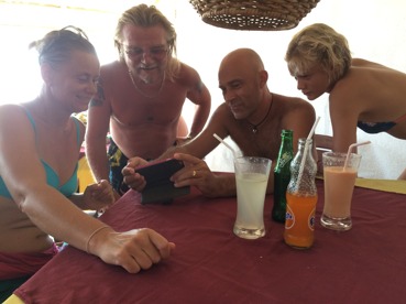 Filmvisning av någon rolig film nere vid stranden! Filmvisning av någon rolig film nere vid stranden!