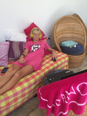 Stina hemma igen med öronvärk! Stina hemma igen med öronvärk!