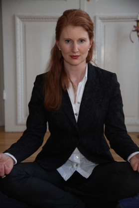 Lovisa Mellgren på ProDigma önskar utveckla strategier, ledare och ledningsgrupper ur ett yogiskt perspektiv Lovisa Mellgren på ProDigma önskar utveckla strategier, ledare och ledningsgrupper ur ett yogiskt perspektiv