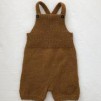 Petite Knit mönster - PetiteKnit Willums sommarhängslebyxor (2-4mån-3-4år)