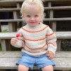 Petite Knit mönster - PetiteKnit Festival Sweater (1-2år, 2-3år, 3-4år, 4-5år, 5-6år, 6-7år, 7-8år, 8-10år, 10-12år, 12-14år)
