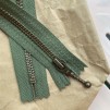 Petite Knit Dragkedja - PetiteKnit dragkedja 35 cm jägargrön