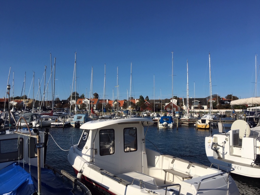 Hamnen på höstdagjämningen, den 23 september. Hamnen på höstdagjämningen, den 23 september.