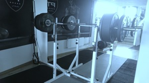 Mitt mål om 2 veckor var att ta 80 kg i knäböj men min kära kollega och PT som gjorde upp en plan till mig utgick från min start, satte 90 kilo - 1,5 gånger min kroppsvikt. I mina ögon när jag fick pr Mitt mål om 2 veckor var att ta 80 kg i knäböj men min kära kollega och PT som gjorde upp en plan till mig utgick från min start, satte 90 kilo - 1,5 gånger min kroppsvikt. I mina ögon när jag fick pr