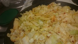 Smörstekt vitkål med havssalt och sambal olek Smörstekt vitkål med havssalt och sambal olek