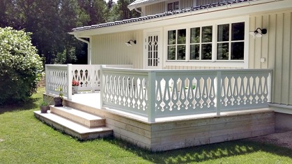 Zierornamente für ihre Veranda und Terrasse, Geländer, Dächer, Windbretter, Giebel und Fenster. Scrollen Sie nach unten, und lassen Sie sich inspirieren! Wählen Sie dekorative Konsolen für Ihre Veranda aus unseren Standardmaßen aus oder bestellen Sie Ihre Konsolen mit Ihren eigenen Abmessungen. Hausdekoration, Giebelschmuck, Dachschmuck, Giebelgaubenschmuck, Dachgaubenschmuck, Gaubenschmuck, Hausschmuck, Konsolen, Geländerschmuck,Veranda, Stempel Veranda, Sägen Freunde, Holzfassade, Balkonbrüstung, Hausdekoration, Windscheibe dekor, decke dekor, Ende dekor, Schnitzereien, Holzmuster, vestibul, pergola, pavillon, orangeri, verschnörkelt, frills, sveitserstil, ornament, Schriftrollen. holzzäune, dachterrasse, zaun, reling, Holzgeländer,Hausdekoration, Giebelschmuck, Dachschmuck, Giebelgaubenschmuck, Dachgaubenschmuck, Gaubenschmuck, Hausschmuck, Konsolen, Geländerschmuck Zierornamente für ihre Veranda und Terrasse, Geländer, Dächer, Windbretter, Giebel und Fenster. Scrollen Sie nach unten, und lassen Sie sich inspirieren! Wählen Sie dekorative Konsolen für Ihre Veranda aus unseren Standardmaßen aus oder bestellen Sie Ihre Konsolen mit Ihren eigenen Abmessungen. Hausdekoration, Giebelschmuck, Dachschmuck, Giebelgaubenschmuck, Dachgaubenschmuck, Gaubenschmuck, Hausschmuck, Konsolen, Geländerschmuck,Veranda, Stempel Veranda, Sägen Freunde, Holzfassade, Balkonbrüstung, Hausdekoration, Windscheibe dekor, decke dekor, Ende dekor, Schnitzereien, Holzmuster, vestibul, pergola, pavillon, orangeri, verschnörkelt, frills, sveitserstil, ornament, Schriftrollen. holzzäune, dachterrasse, zaun, reling, Holzgeländer,Hausdekoration, Giebelschmuck, Dachschmuck, Giebelgaubenschmuck, Dachgaubenschmuck, Gaubenschmuck, Hausschmuck, Konsolen, Geländerschmuck