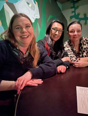 AW efter runda-bordetsamtal i februari -25, på bilden Pia Lerigon, Lourdes Daza-Gillman och Pia F Davidson.
