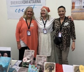 Britta Ivarsson Possnert., Carina Aynsley och Pia F Davidson på 60+-mässan i Uppsala den 18 mars-25.