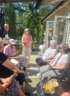 Teresa Allzén berättar om sin bok på Rådmansö den 14 juni-25. Teresa Allzén berättar om sin bok på Rådmansö den 14 juni-25.