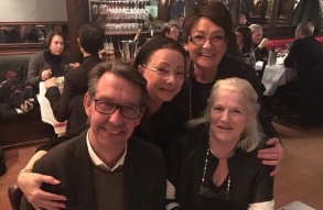 Hasse Aro, Pia F Davidson, Birgitta Andersson Backlund och Lill Viljesten har möte om Litteraturkryssningen -18. Hasse Aro, Pia F Davidson, Birgitta Andersson Backlund och Lill Viljesten har möte om Litteraturkryssningen -18.