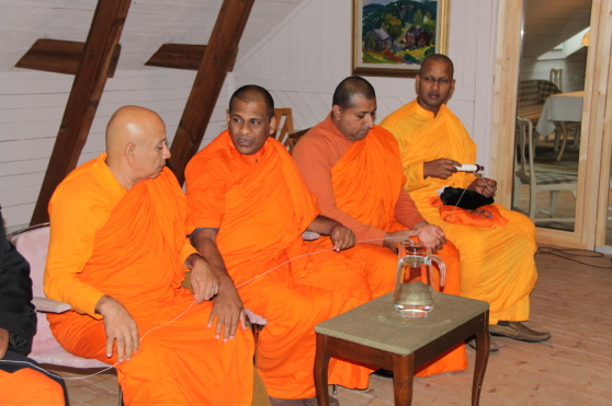 Besök av Buddhistiska munkar från Burma under Green Planet Week 2014. Besök av Buddhistiska munkar från Burma under Green Planet Week 2014.